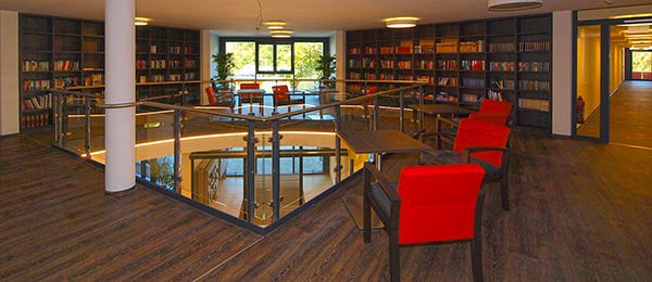 Bibliothek, Gemeinschaftsraum, Platz zum ausspannen in der Seniorenresidenz Hohenstadt